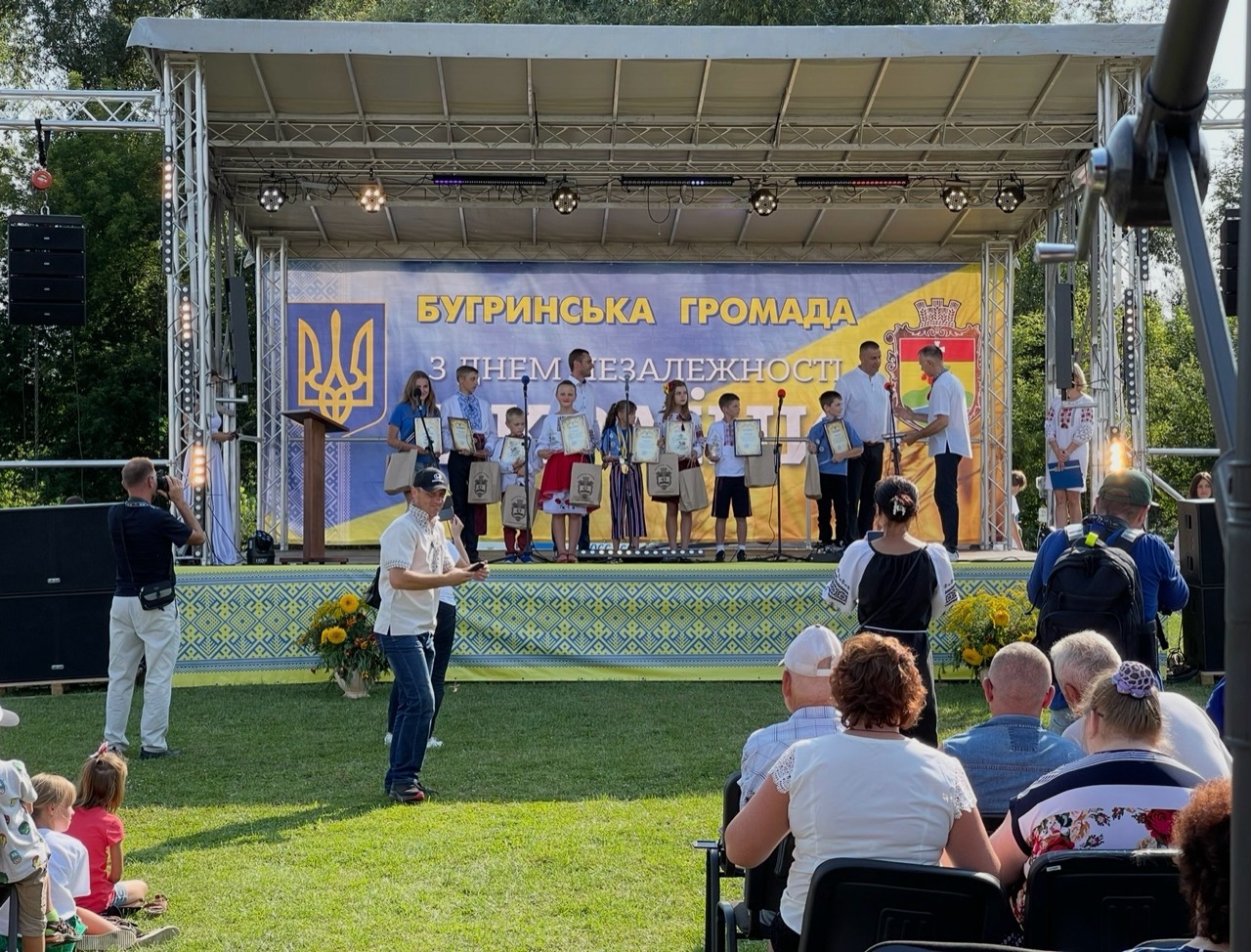 Мобільна сцена та звуковий комплекс Robik-Music на заході Бугринської громади